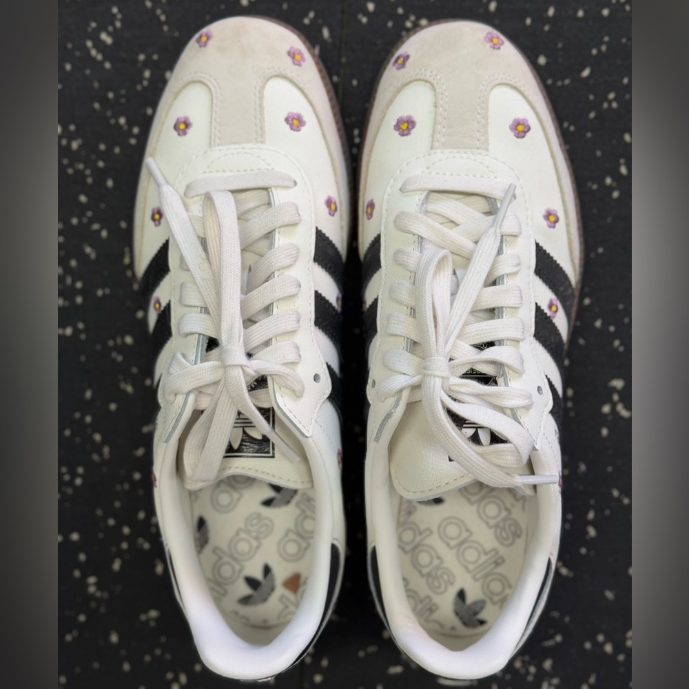NWOT brand new Adidas OG samba “floral”